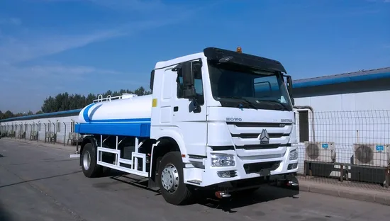 Автоцистерна для полива Sinotruk HOWO Дорожная спринклерная санитарная машина 20000/30000L 6X4 Сверхмощный самосвал